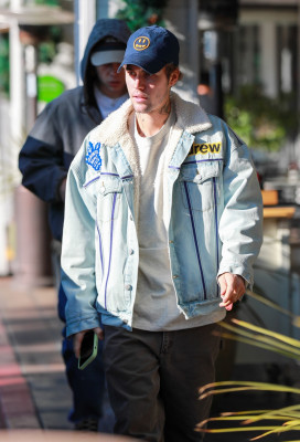13.12 | Saindo do Beverly Glen Deli em Los Angeles