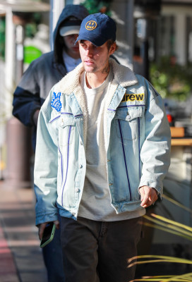13.12 | Saindo do Beverly Glen Deli em Los Angeles