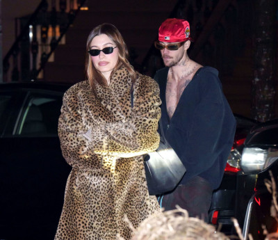 06.02 | Justin e Hailey Bieber em Nova York.