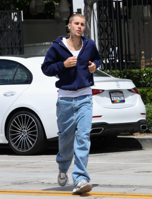 03.05 | Aparição em Los Angeles, Califórnia.