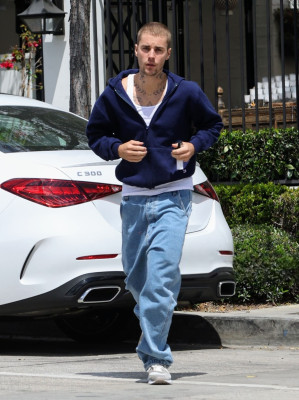 03.05 | Aparição em Los Angeles, Califórnia.