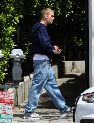 03.05 | Aparição em Los Angeles, Califórnia.