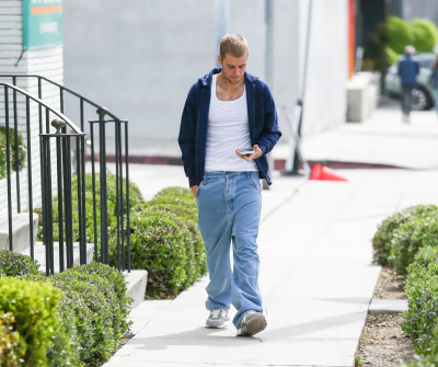 03.05 | Aparição em Los Angeles, Califórnia.