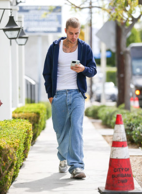 03.05 | Aparição em Los Angeles, Califórnia.