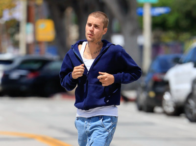 03.05 | Aparição em Los Angeles, Califórnia.