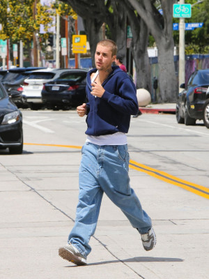 03.05 | Aparição em Los Angeles, Califórnia.