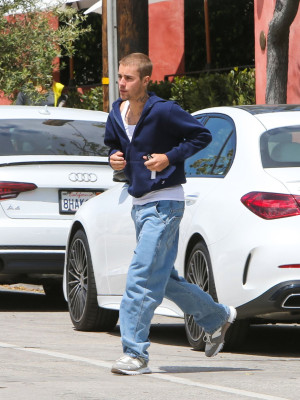 03.05 | Aparição em Los Angeles, Califórnia.