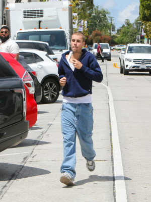 03.05 | Aparição em Los Angeles, Califórnia.