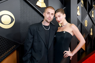 01.02 | Justin Bieber e Hailey Bieber no redcarpet da 68ª edição do Grammy Awards em Los Angeles