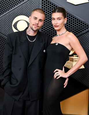 01.02 | Justin Bieber e Hailey Bieber no redcarpet da 68ª edição do Grammy Awards em Los Angeles