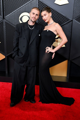 01.02 | Justin Bieber e Hailey Bieber no redcarpet da 68ª edição do Grammy Awards em Los Angeles