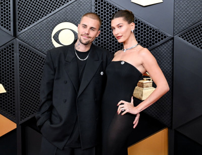 01.02 | Justin Bieber e Hailey Bieber no redcarpet da 68ª edição do Grammy Awards em Los Angeles
