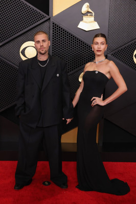 01.02 | Justin Bieber e Hailey Bieber no redcarpet da 68ª edição do Grammy Awards em Los Angeles