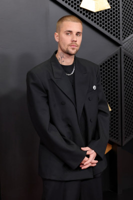 01.02 | Justin Bieber e Hailey Bieber no redcarpet da 68ª edição do Grammy Awards em Los Angeles