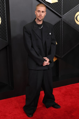 01.02 | Justin Bieber e Hailey Bieber no redcarpet da 68ª edição do Grammy Awards em Los Angeles
