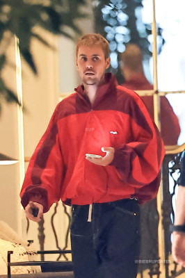 30.09 | Justin Bieber foi visto no The Maybourne em Beverly Hills, Califórnia.
