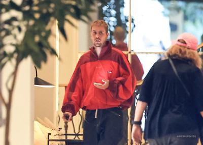 30.09 | Justin Bieber foi visto no The Maybourne em Beverly Hills, Califórnia.