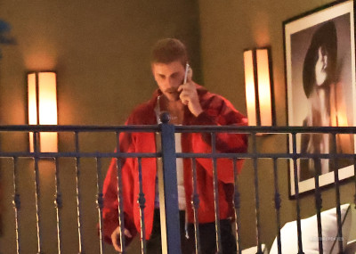 30.09 | Justin Bieber foi visto no The Maybourne em Beverly Hills, Califórnia.