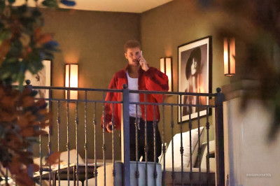 30.09 | Justin Bieber foi visto no The Maybourne em Beverly Hills, Califórnia.