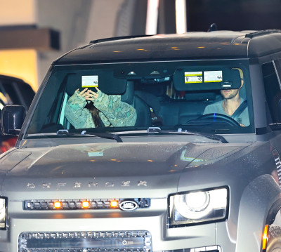 05.10 | Justin Bieber e Hailey Bieber chegando a um cinema em Los Angeles