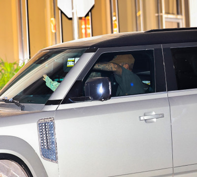 05.10 | Justin Bieber e Hailey Bieber chegando a um cinema em Los Angeles