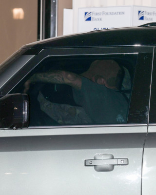 05.10 | Justin Bieber e Hailey Bieber chegando a um cinema em Los Angeles