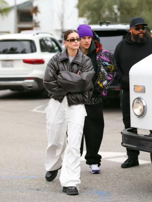 15.01 | Aparição de Justin e Hailey Bieber em Los Angeles, Califórnia