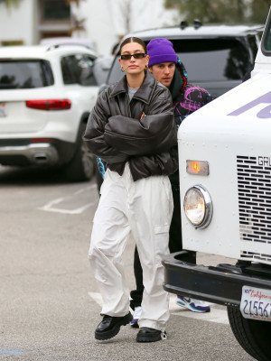 15.01 | Aparição de Justin e Hailey Bieber em Los Angeles, Califórnia
