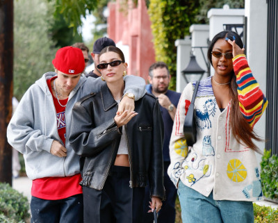 07.01 | Aparição de Justin e Hailey Bieber em Los Angeles, Califórnia
