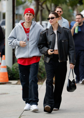 07.01 | Aparição de Justin e Hailey Bieber em Los Angeles, Califórnia