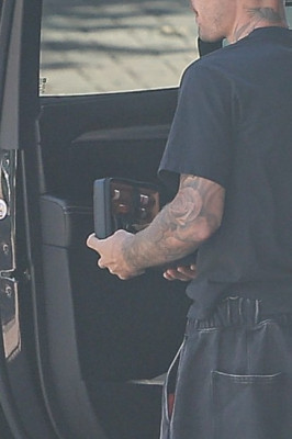 22.10 | Justin Bieber a caminho de um estúdio de gravação em Los Angeles.