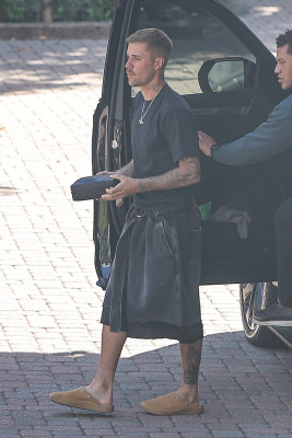 22.10 | Justin Bieber a caminho de um estúdio de gravação em Los Angeles.