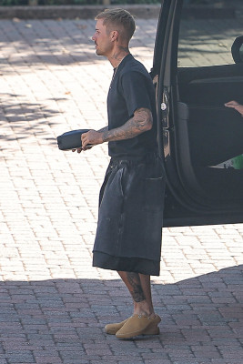 22.10 | Justin Bieber a caminho de um estúdio de gravação em Los Angeles.