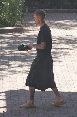 22.10 | Justin Bieber a caminho de um estúdio de gravação em Los Angeles.