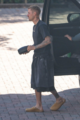 22.10 | Justin Bieber a caminho de um estúdio de gravação em Los Angeles.