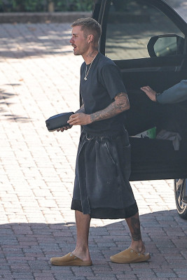 22.10 | Justin Bieber a caminho de um estúdio de gravação em Los Angeles.